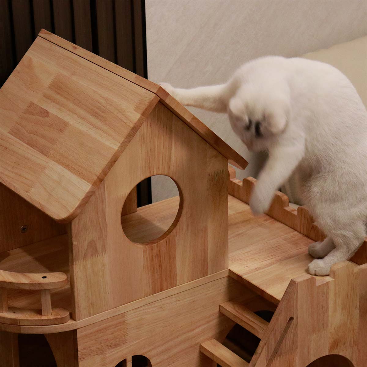 Casa para gatos de madera de caucho, condominio para gatos (estilo castillo) 76,5*51*100 cm