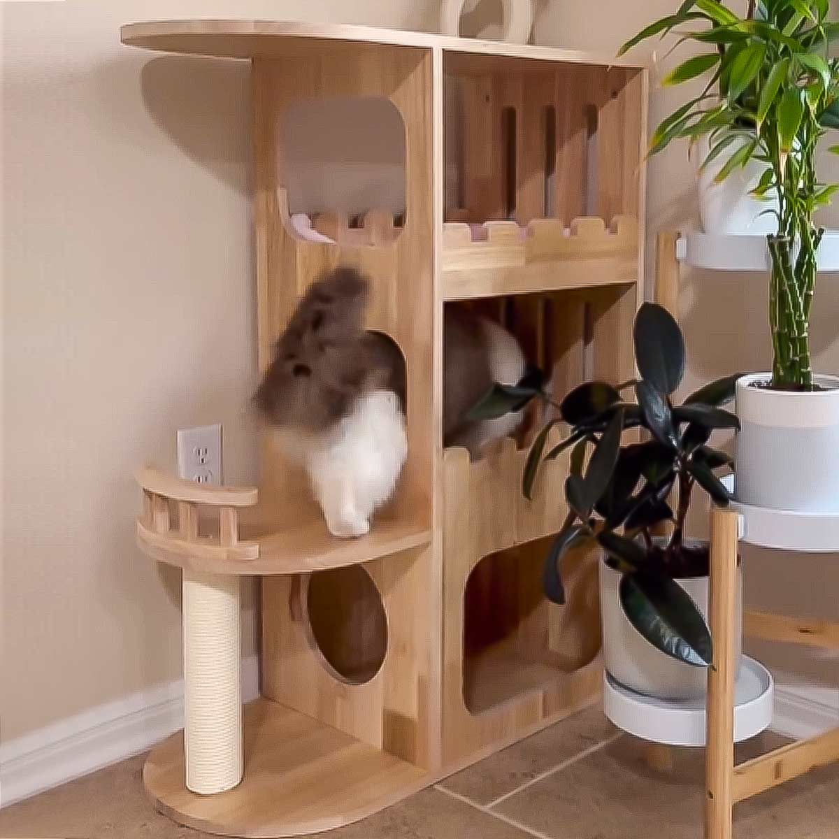 Rubberwood Modern Cat Furniture, Side Table for Cats 70*35*93cm
